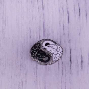 Yin yang črni in beli volkovi emajl pin